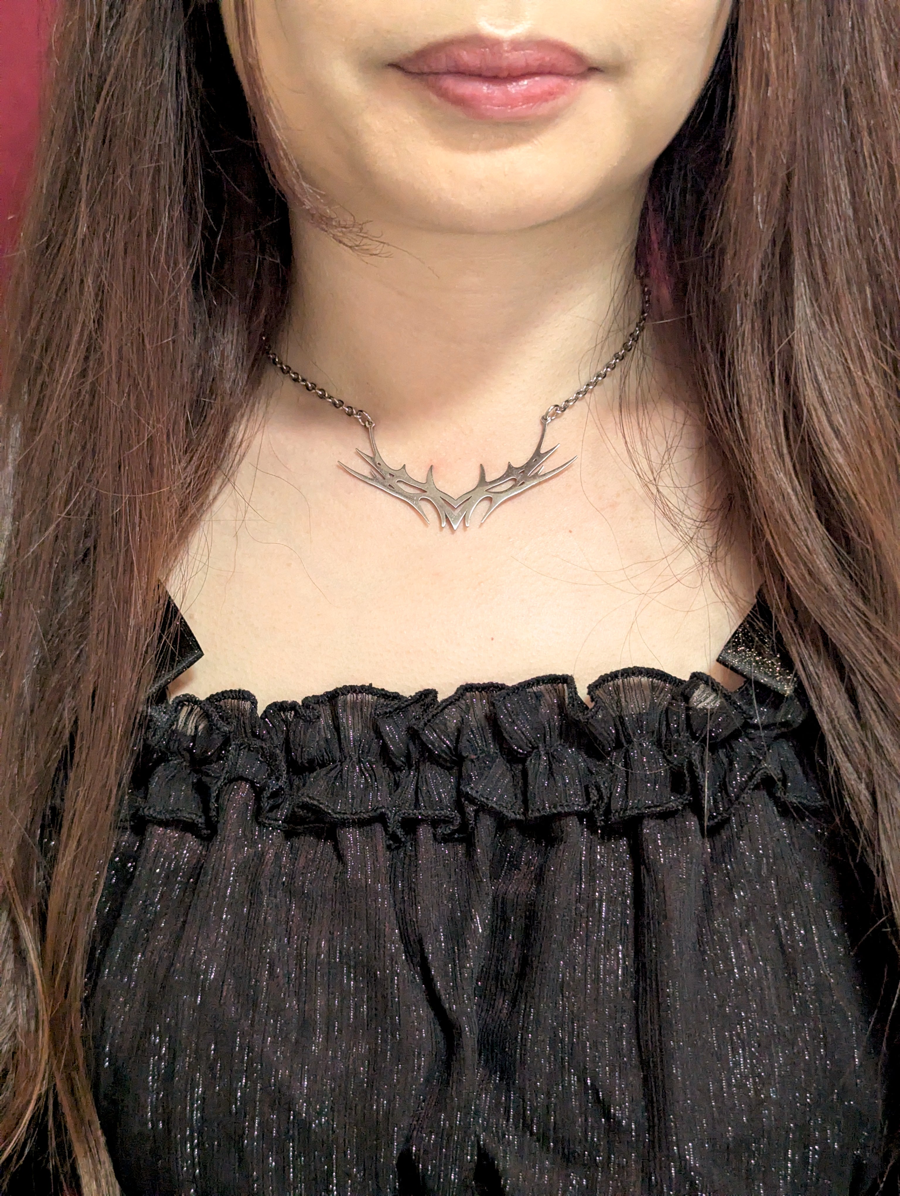 Thorned wing pendant necklace