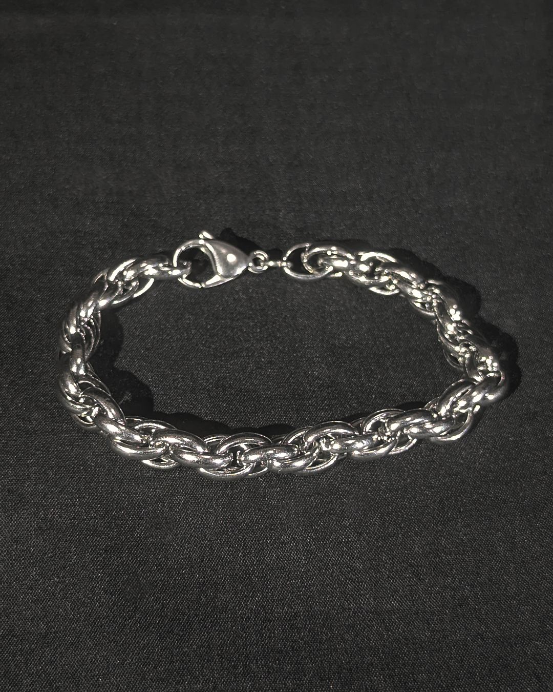 Twisted oval chain bracelet
