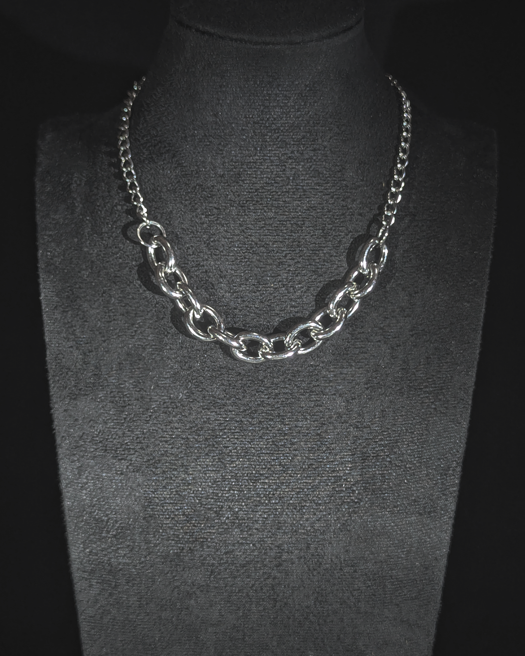 Short large dual chain necklace