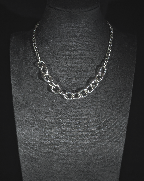 Short large dual chain necklace
