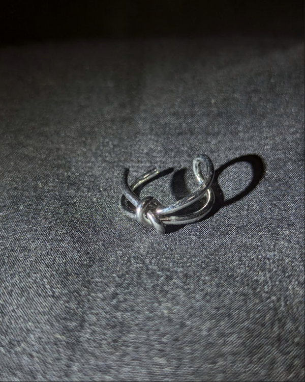 Knotted ring